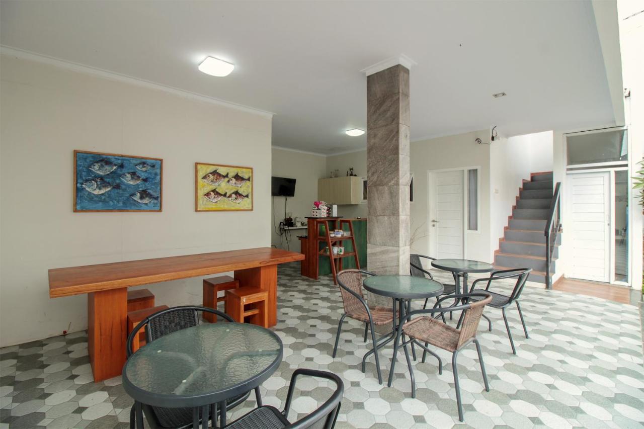 Oyo 396 Tibrae Residence Syariah Лембанг Екстер'єр фото